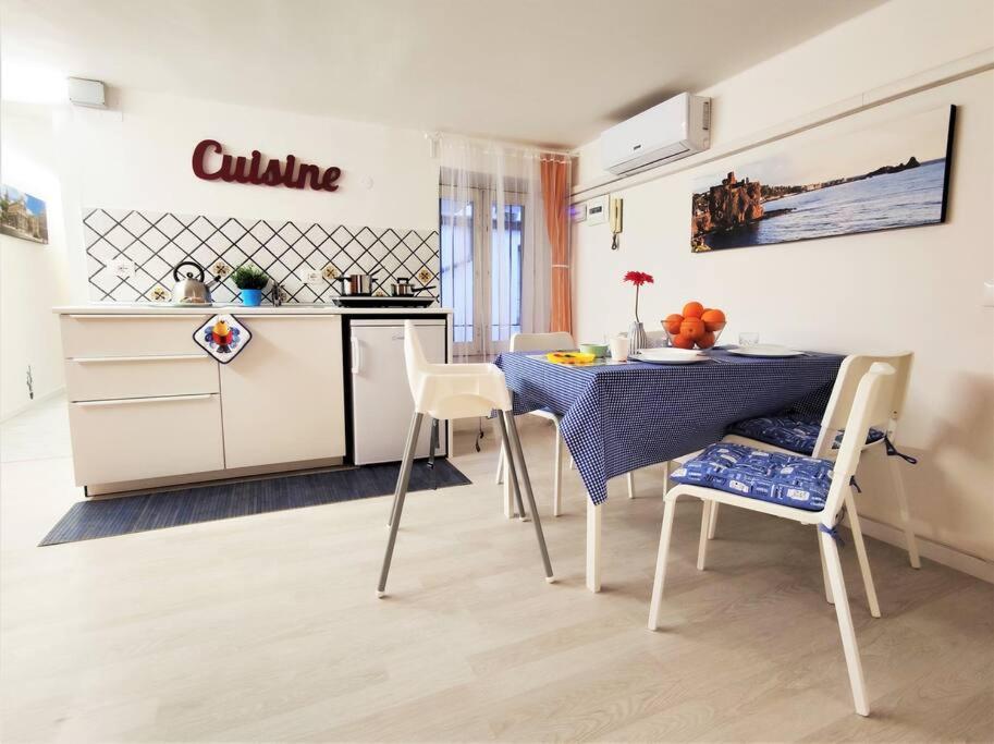 Central Apartments Mezzanine - 1 Min To Via Etnea Catania Exterior photo