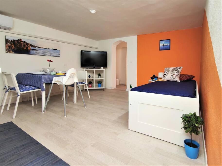 Central Apartments Mezzanine - 1 Min To Via Etnea Catania Exterior photo